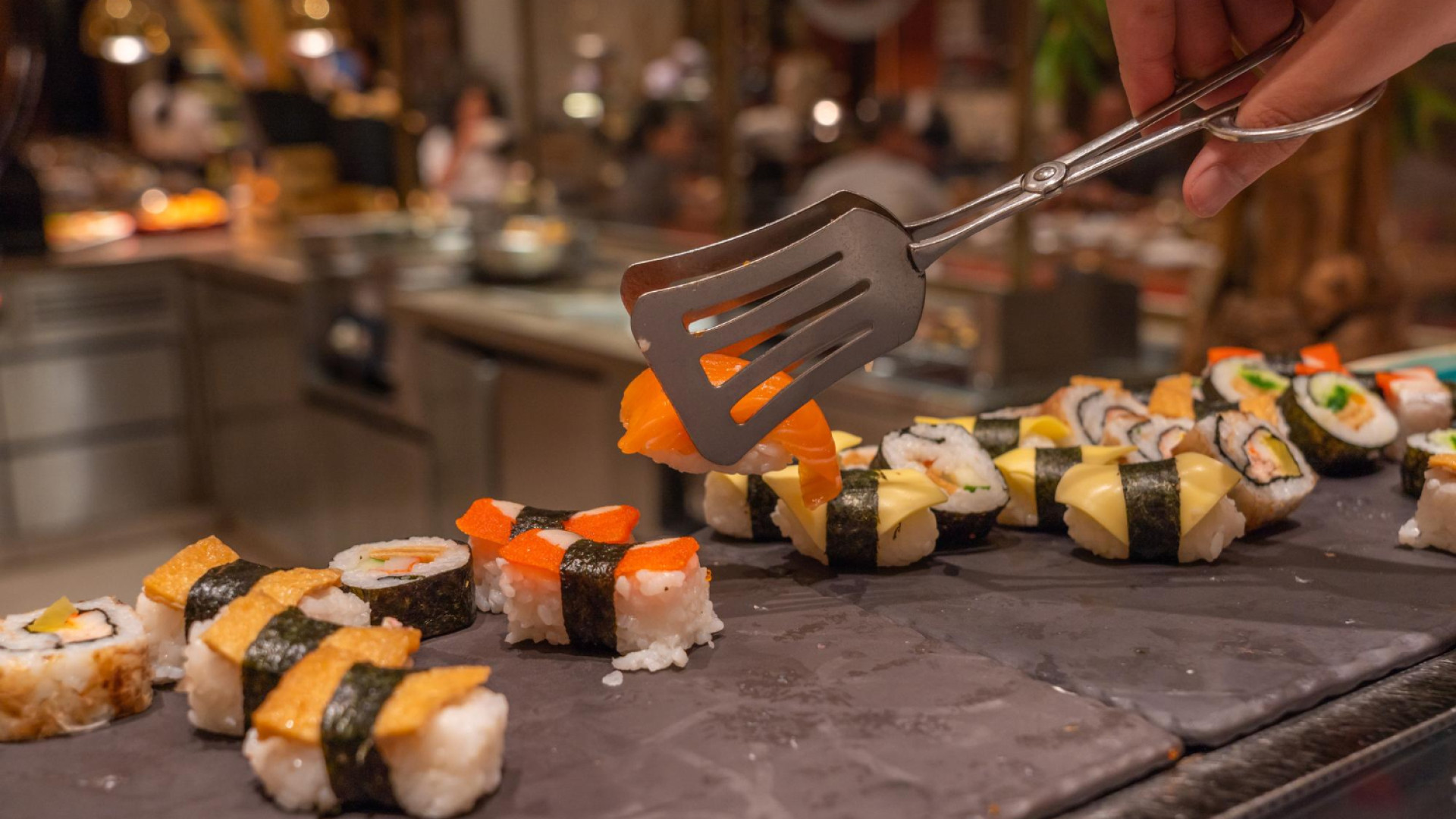 Quelle importance du service client pour choisir un restaurant sushi en 2025 ?