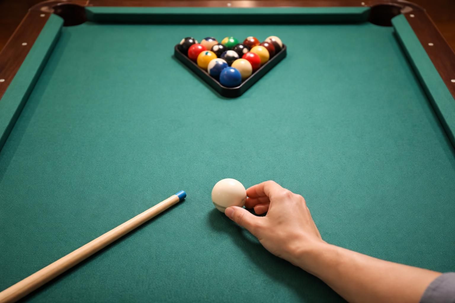 découvrez nos conseils essentiels pour bien placer les boules de billard et améliorer votre jeu, spécialement conçus pour les débutants.
