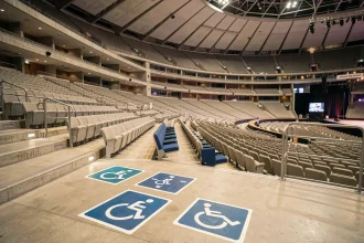 Plan de salle de l'Accor Arena Paris avec emplacements dédiés aux personnes en fauteuil roulant visibles depuis la zone accessible